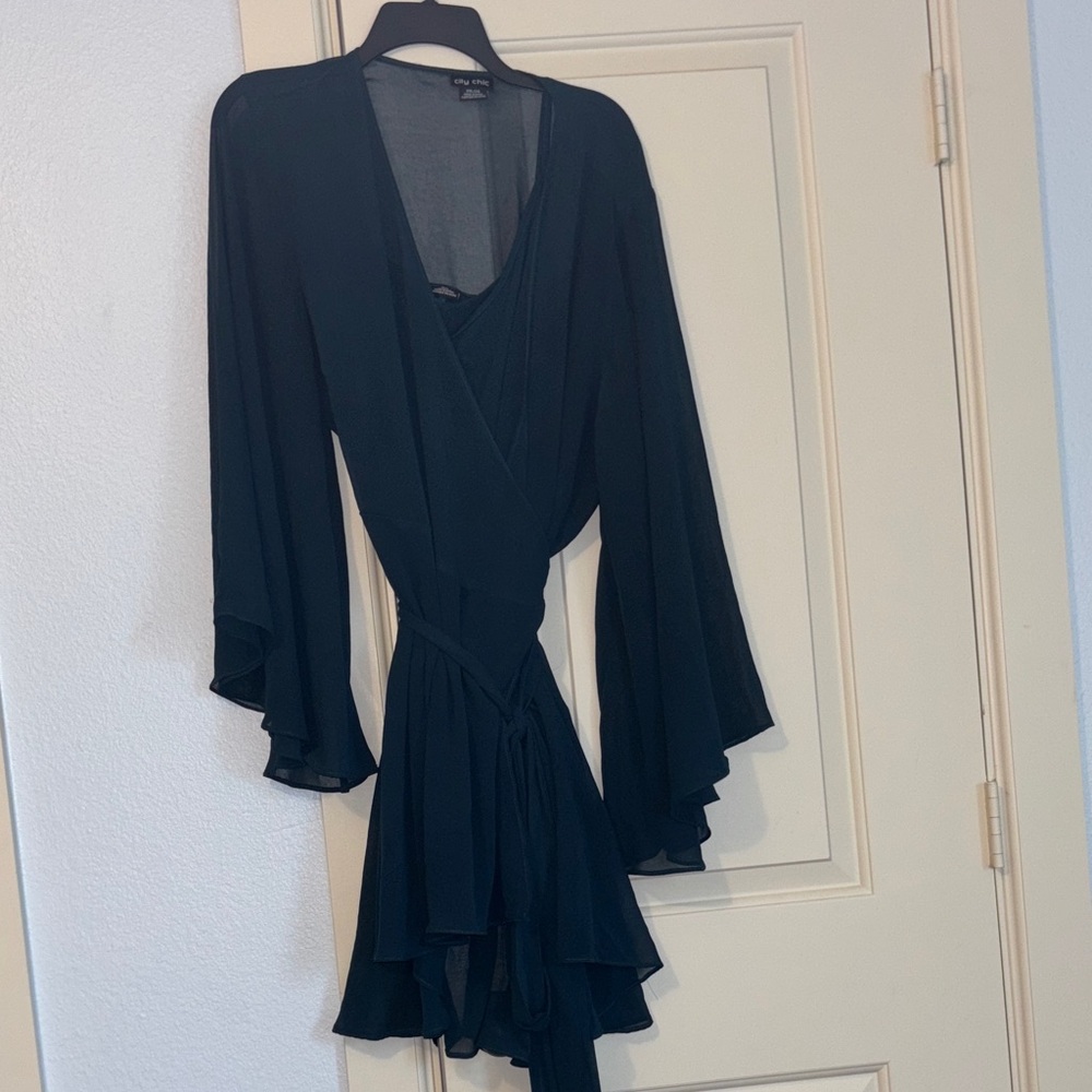 City Chic wrap tunic blue green bell sleeve XXL 24 - Picture 4 of 11